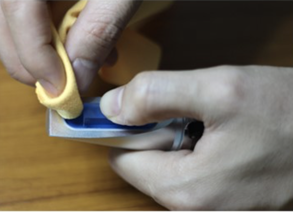 Rifrattometro per la misurazione del contenuto di acqua nel miele con liquido di calibrazione