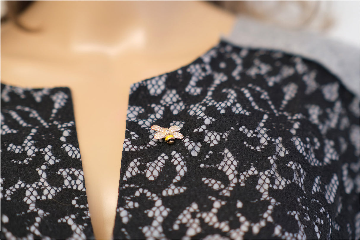 Anstecken Brosche Biene mit Sternchen Klein Modeschmuck im Bienendesign