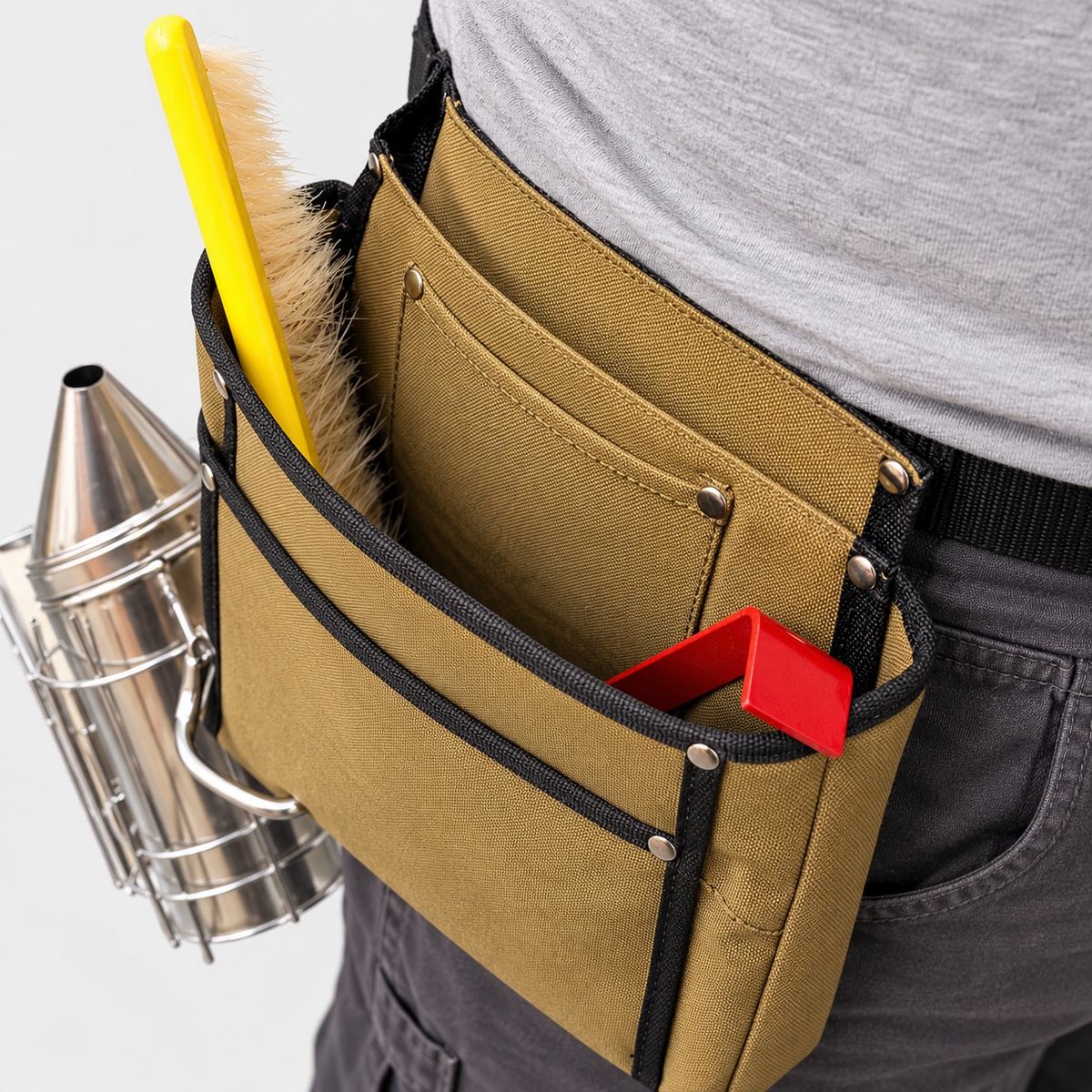 Belt pouch for beekeeping tools – practical tool bag with belt and smoker holder