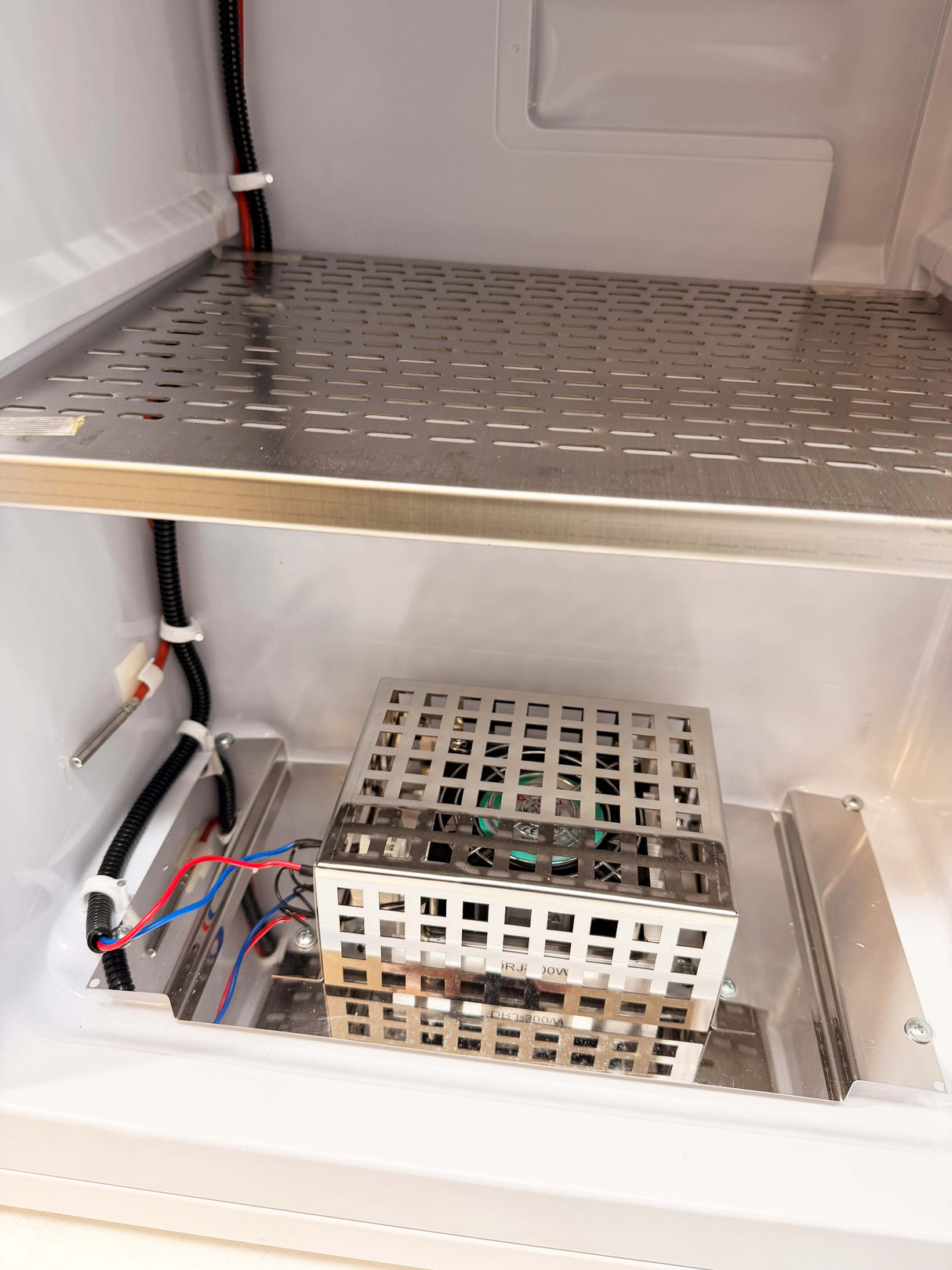 Grande armoire chauffante à miel Bienenwagner avec contrôle numérique de la chaleur