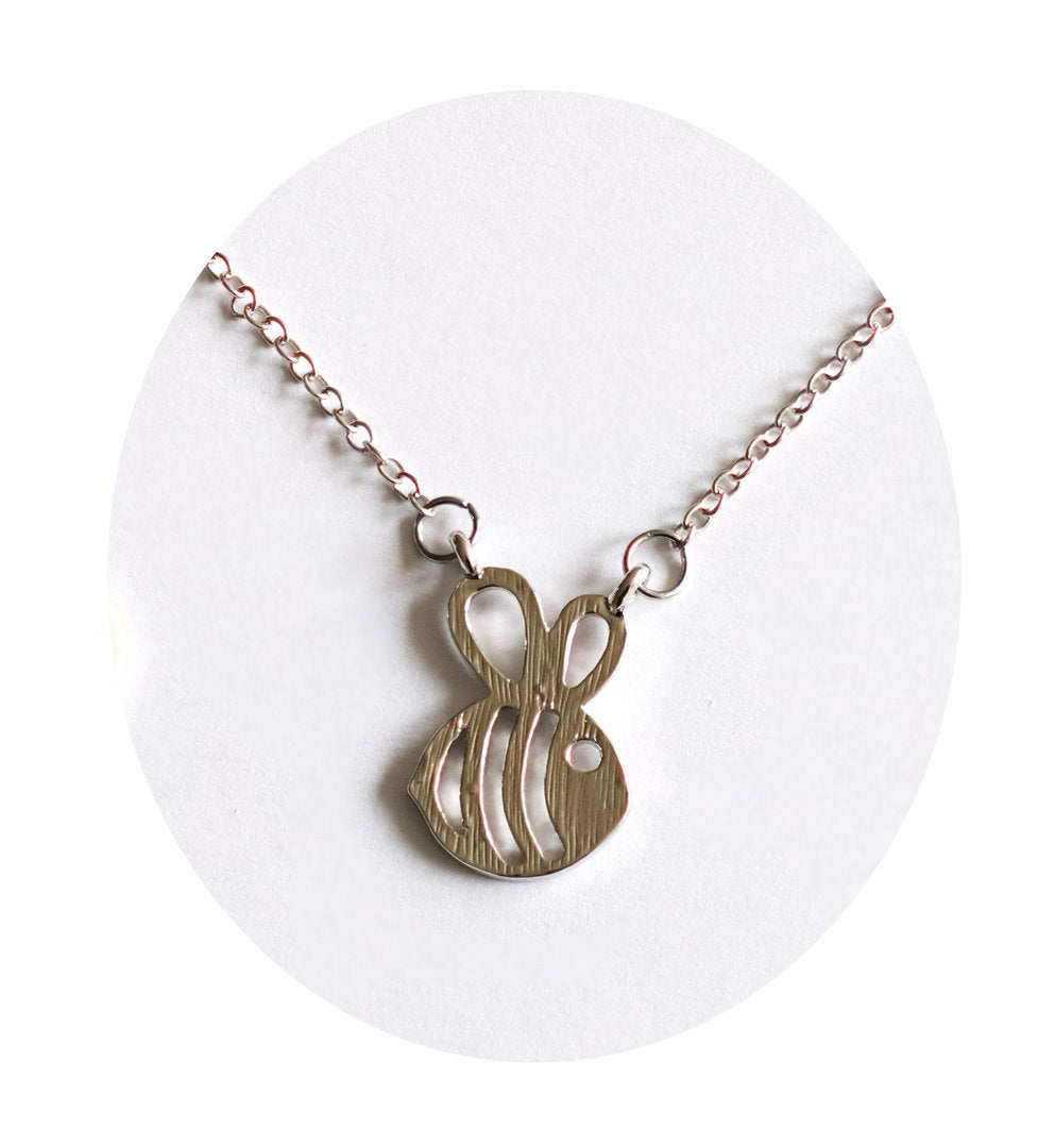 Collane con diversi design, gioielli di moda, design ape